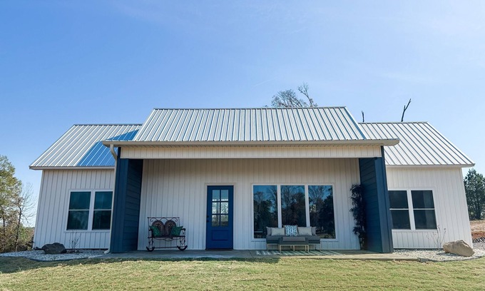 Bismarck House | NEW J&K's House #3 just mins from DeGray Lake!