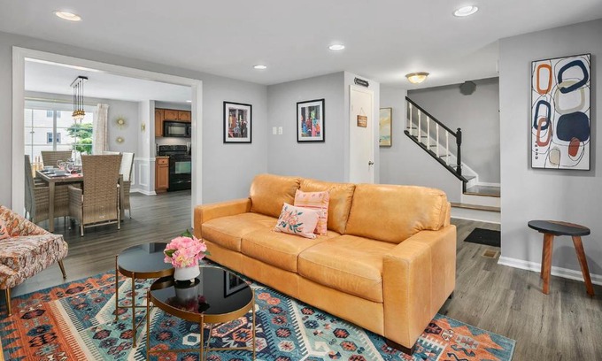 Potomac Falls House | NEW! Large 3-story townhome Private, Self checkin, Pet Friendly!