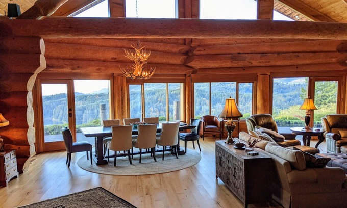 Florence House | *New Listing* Breathtaking Hill Top Luxury Log Home w/Spectacular views of Mercer Lake and Ocean.