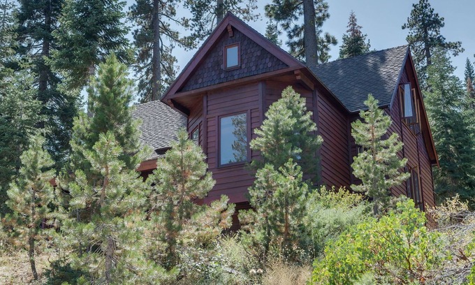 Alpine Meadows House | *New Listing* North Lake Hideaway | Centrally located for outdoor activities