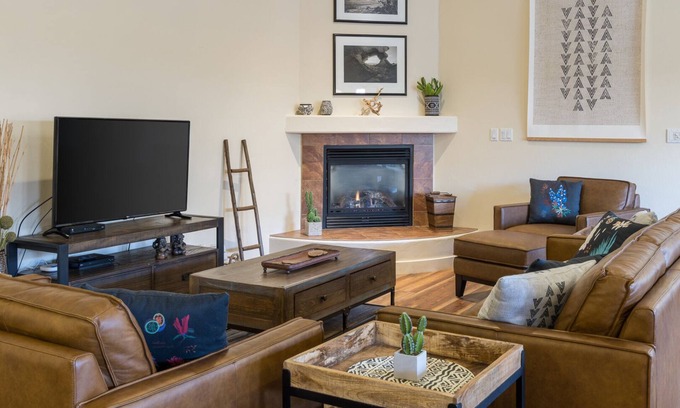 Moab House | New Listing Private Spa, Pet-Friendly, Pool, Close to Parks, Garage | C419