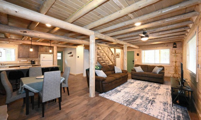 Island Park Cabin | New Listing Sleeps 8 25 Mins to Yellowstone