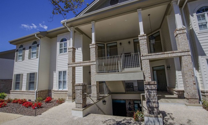 Pinehurst Condo | NEW LISTING - Spacious and Luxurious 2BR Condominium (WITH X2 DOUBLE BEDS IN EACH BEDROOM) Located in the gated community of Pinehurst National No. 9 with views of the 5th and 6th holes at Pinehurst National No. 9.