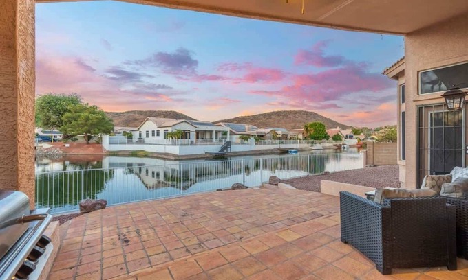 Arrowhead Lakes House | *NEW* Lux Lakeside View Villa 3BR Desert Oasis!