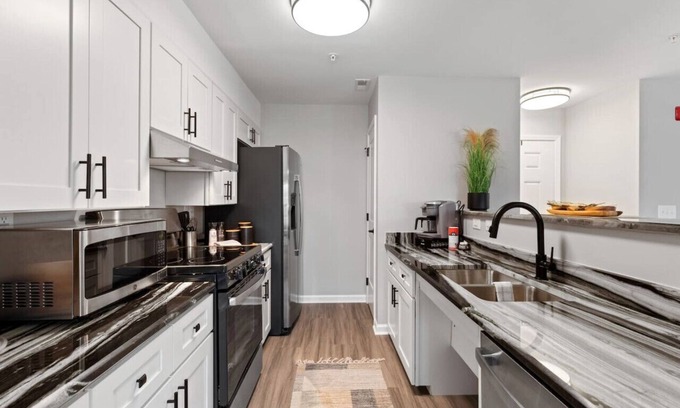Terry Sanford Apartment | New LUXE APT 3BR Downtown Fay Unit B