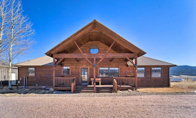 Eagle Nest House | New Mexico Cabin Hideaway with Eagle Nest Lake Views