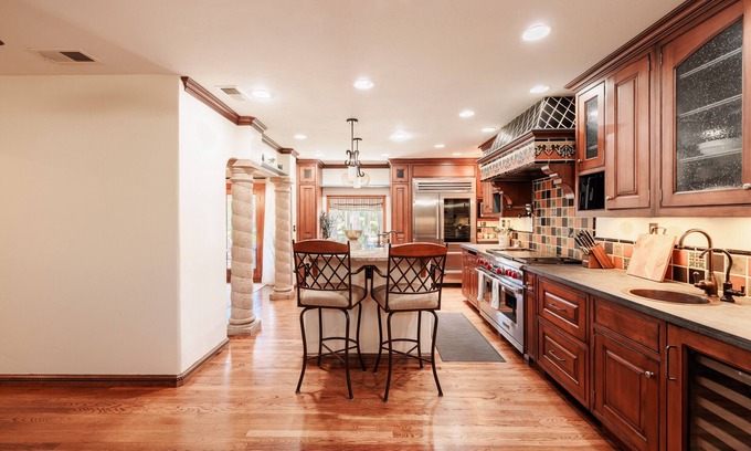 Golden Hill House | NEW! Monthly Rental 3BR 2.5BA Bordering Balboa Park in Beautiful South Park