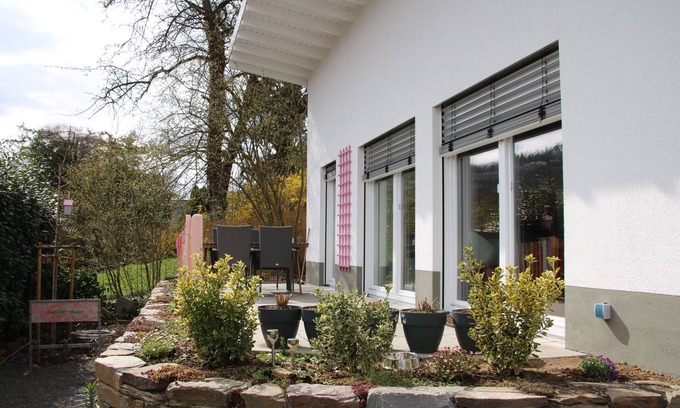 Loef House | New Moselle holiday home Rute Knubbe, detached, quiet, on a sunny slope
