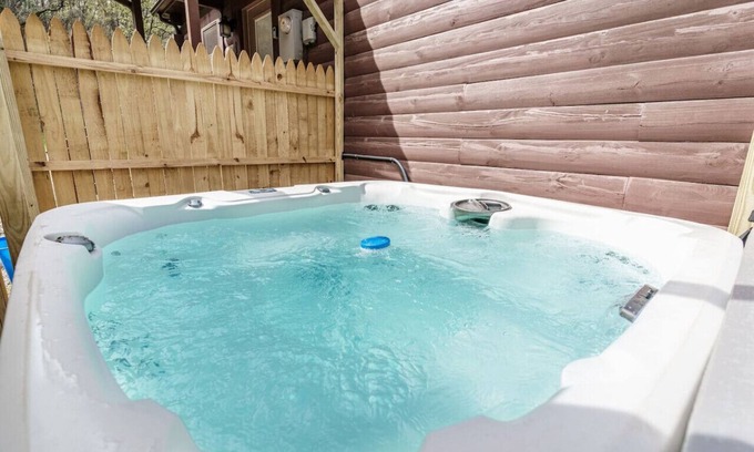 Stanley Cabin | New/MountainViews/Rustic/HotTub