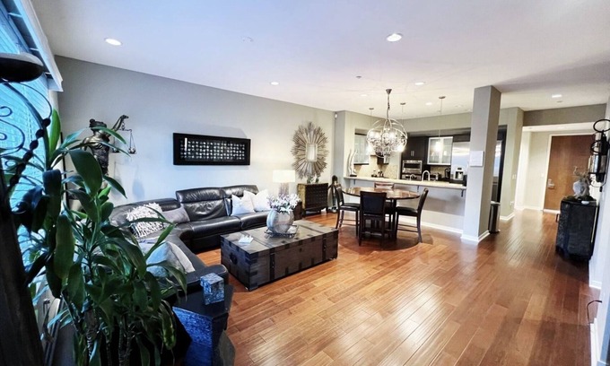 Airport Area Condo | New Owner Special! Upgraded 2-bdrm condo in Irvine