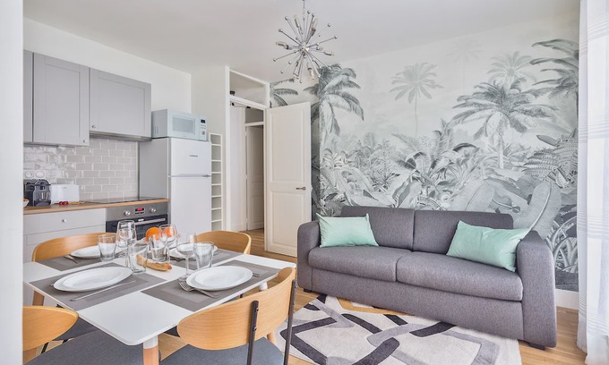 Quartier de la Porte-Saint-Denis Apartment | NEW Paradis 2 Great Flat In Paris