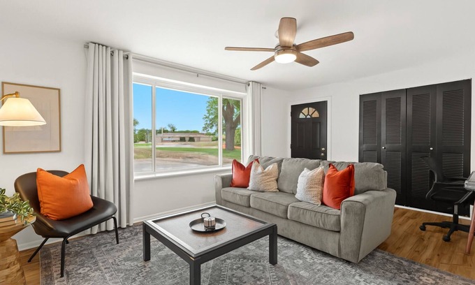 Royal Oak Apartment | New! Pet Friendly 1BR Flat near Downtown Royal Oak