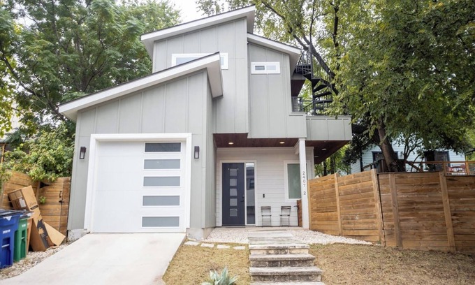 Blackshear-Prospect Hill House | *NEW: Pet-Friendly E Austin 2BR | Sauna, Gym, W/D