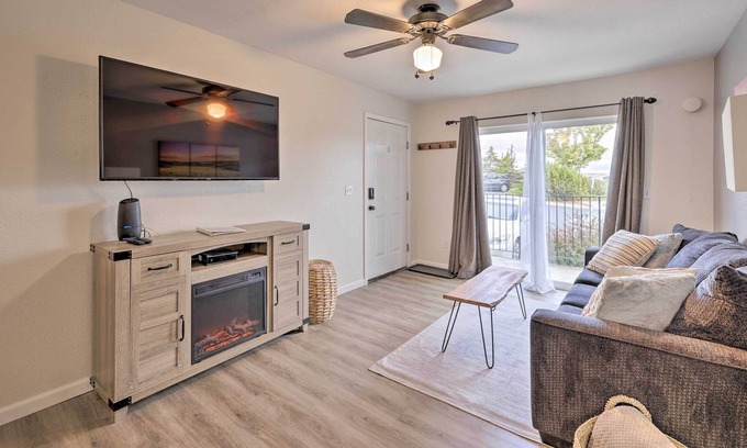 Pullman Condo | NEW! Pullman Condo w/ Balcony ~ 1 Mi to WSU Campus