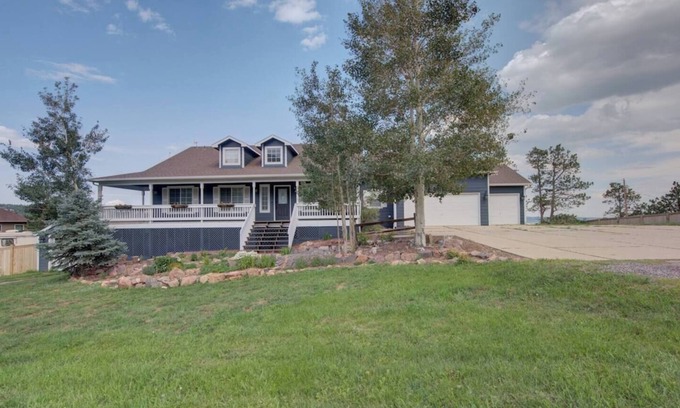 Monument House | NEW Raspberry Mountain Family Farmhouse Walkout