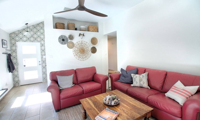 Mesilla Park House | New Refurb, fully stocked kitchen, private fenced yard and tile throughout.