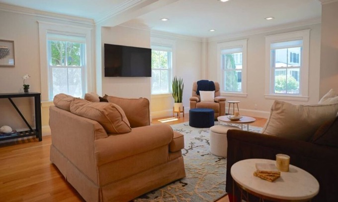 Manchester-by-the-Sea Condo | -NEW- Renovated Condo Manchester-by-the-Sea