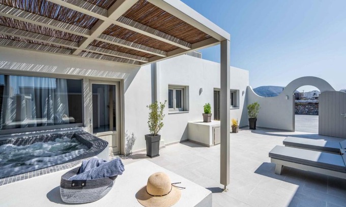 Vlychada Villa | New Sea Serenity Villas Next to the Sea With Private Jacuzzi