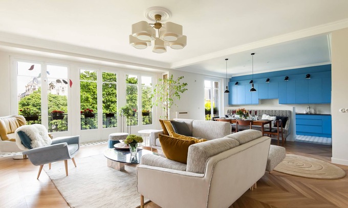 3rd Arrondissement Apartment | NEW Stunning Marais View - Luxury 3 Bedrooms w/En Suite Bathrms & AC, Elevator