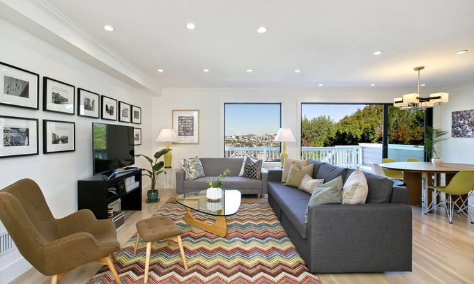 Dolores Heights Apartment | NEW stunning spacious apt with sweeping views