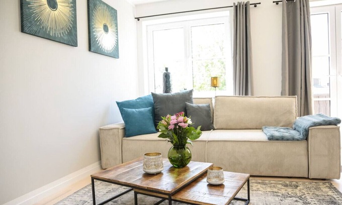 Feldafing Apartment | NEW Stylish Apartment - up to 8 Guests - Terrace -bbq