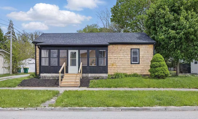 Lebanon House | New Stylish Lebanon IN. Beauty - Family-Friendly