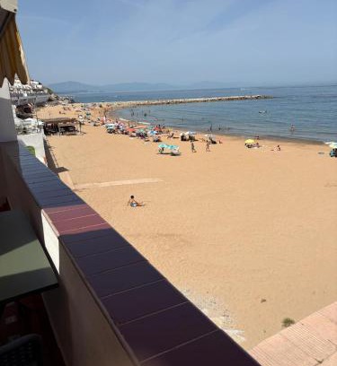 Gibraltar Apartment | New Sunrise Beachfront Apartment, 4 Guest, Over 50s only
