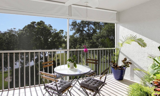 Palmer Ranch Condo | NEW!Superb 2bd/2ba Condo in Stoneybrook Golf & Country Club 10min to Siesta Key!