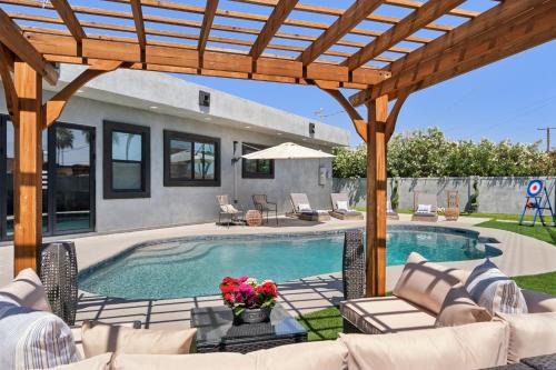 Papago Parkway House | NEW The Mane Event by PaseoHomesAZ-Opt Heated Pool