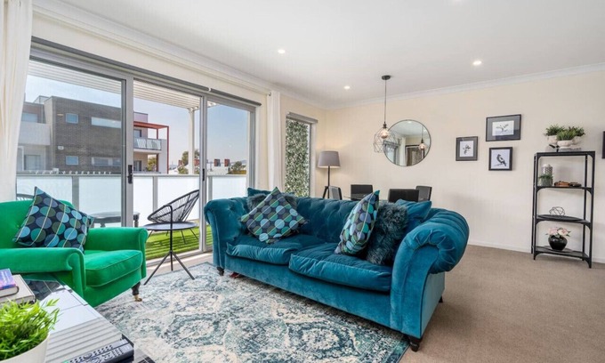 Franklin Apartment | New to VRBO: Cosy 2BR Close to Light Rail