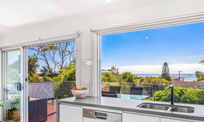 Bawley Point House | New to VRBO: Lavish Home 4mins to the beach Pet- Friendly House