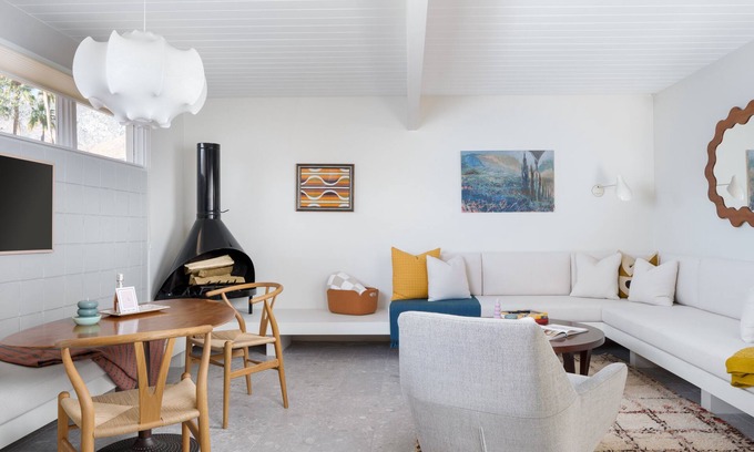 Twin Palms Condo | New to VRBO! MidCentury Modern Bungalow @ Ocotillo Lodge