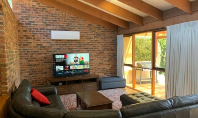Scullin House | New to VRBO: Warm and Spacious 5BR Home w/WIFI&Multiple Parking