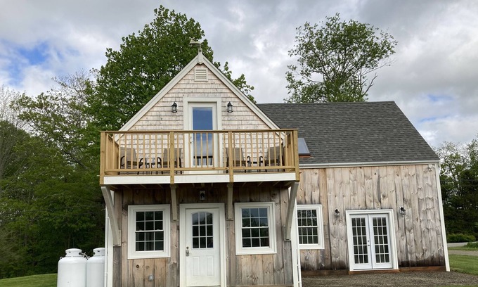 Warren House | New Upscale Apartment In the Heart of Mid-Coast Maine