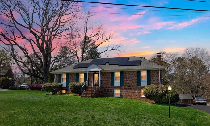 North Chesterfield House | NEW! Upscale Escape | Game Room & Spa-Like Baths