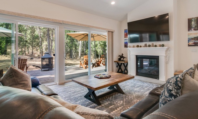 Mariposa House | New Upscale Home in the Gateway of Yosemite, Brand New Home