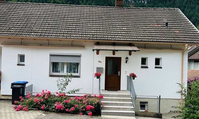 Untermunstertal House | NEW! Vacation apartment "Schwarzwaldblick2" 65sqm with balcony 2-4pers.+baby crib