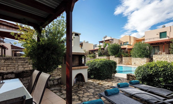 Asprouliani Villa | [NEW] Villa Lea, stylish,/w pool & at a great location
