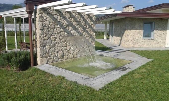 Camaiore House | New villa with pool and large garden near the beach.
