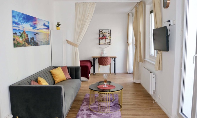 Leopoldstadt Apartment | New! Welcome to Arize - Beautiful City Apartment