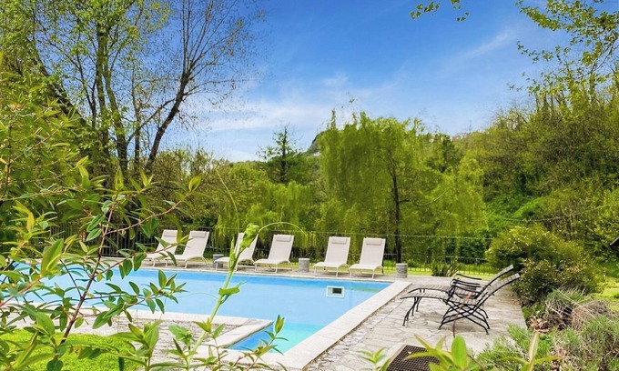 Coreglia Antelminelli Villa | NEW!Whispering water, riverside, private pool, walk to village, pizza oven, WIFI