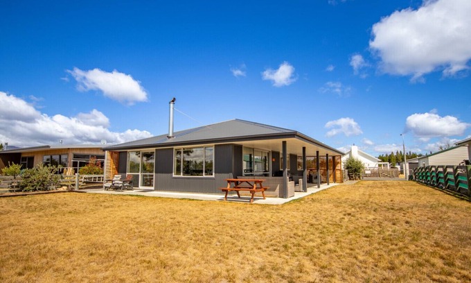 Twizel House | New with a View, Twizel - FREE WIFI
