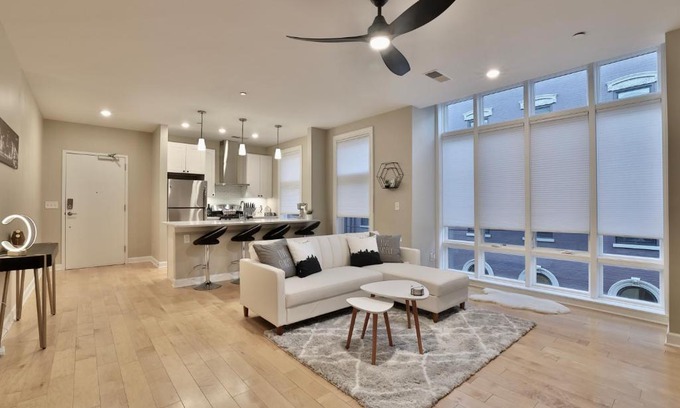 Over-the-Rhine Apartment | *New* XquisiteMidCenturyM0d~ Condo *OTR* w/Parking