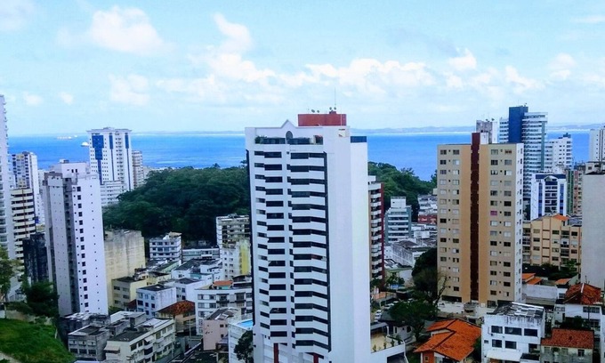 Barra Apartment | New Year's Eve! Great location! Accommodates up to 6 people. Close to Porto beach.