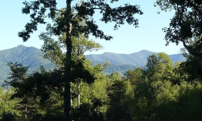 Young Harris Cabin | Newer Cabin with Mountain Views, Near Lakes, Golf
