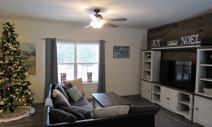 New Lisbon House | Newer Home Near Castle Rock Lake in New Lisbon, WI