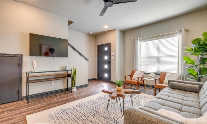 College Station Apartment | Newly Built Corner Hideaway 3 Mi to Texas A and M