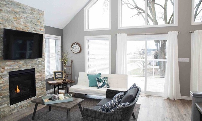 Port Stanley Cottage | Newly Built Cottage with a Stunning View! (Upper level)