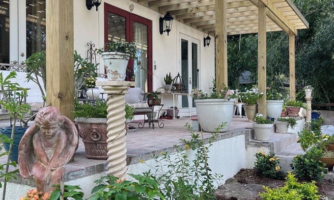 Braden River House | Newly Built Luxurious & Cozy 2 Bedroom Custom Home For Rent in Bradenton
