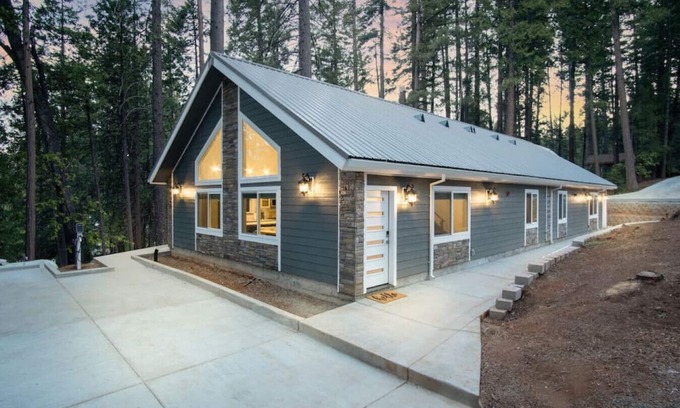 Alta Condo | Newly Built Luxury Villa in the Sierra Mountains